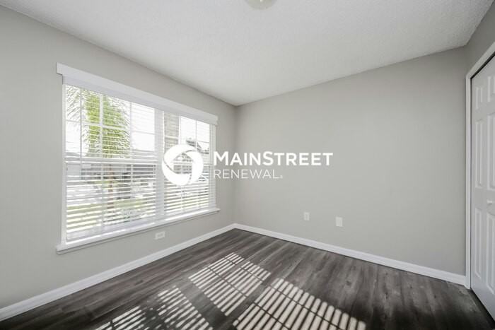 17401 Silver Creek Ct - Photo 5 of 16