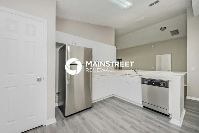 17401 Silver Creek Ct - Photo 6 of 16