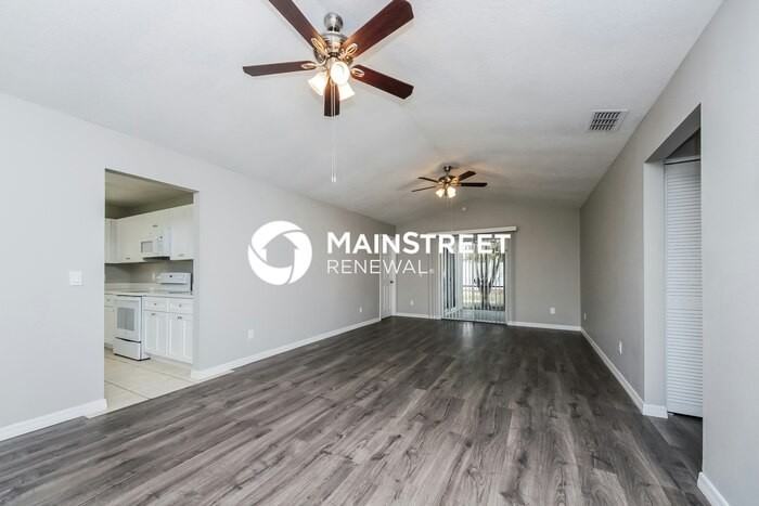 4837 Jamaica Ln - Photo 5 of 16
