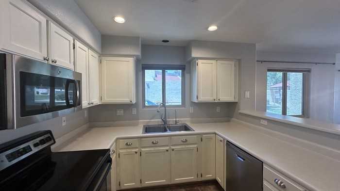 8847 N 47th Ln - Photo 6 of 18