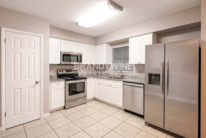 7901 Austin Rd - Photo 7 of 23