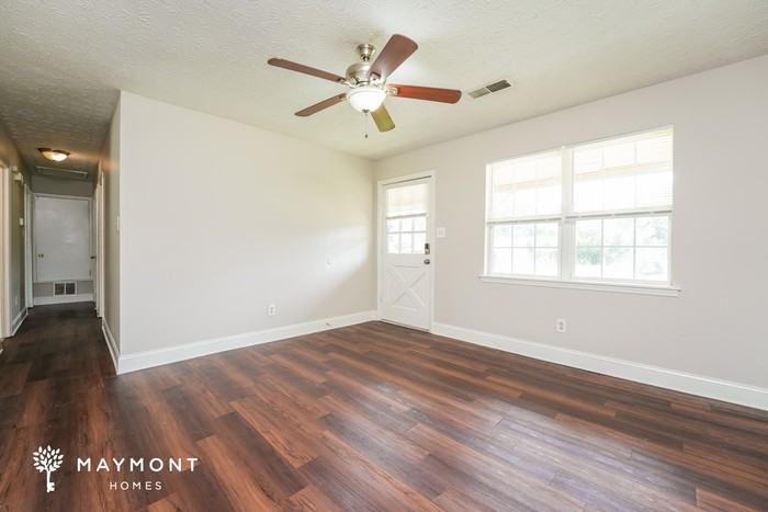 612 Ralph Rd Se - Photo 5 of 13