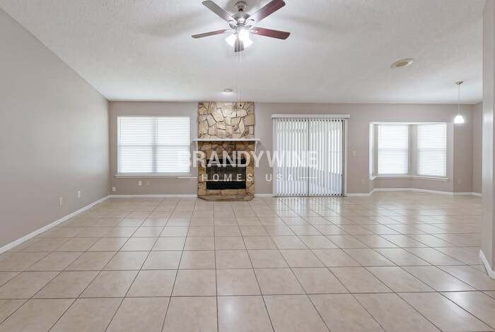 7658 Collins Ridge Blvd - Photo 4 of 24
