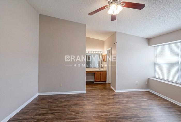 7658 Collins Ridge Blvd - Photo 7 of 24