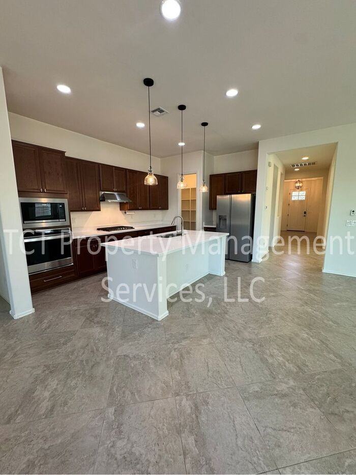 18388 W College Dr - Photo 2 of 23