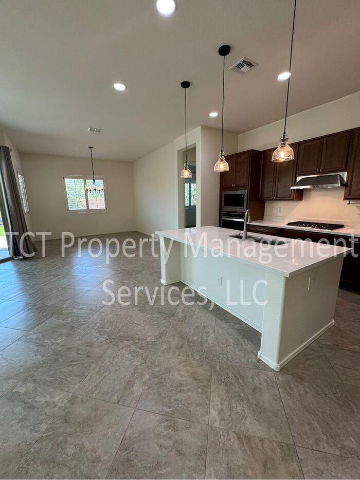 18388 W College Dr - Photo 3 of 23
