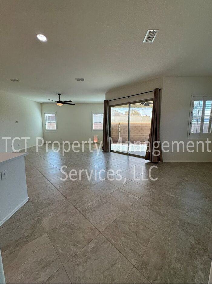 18388 W College Dr - Photo 5 of 23