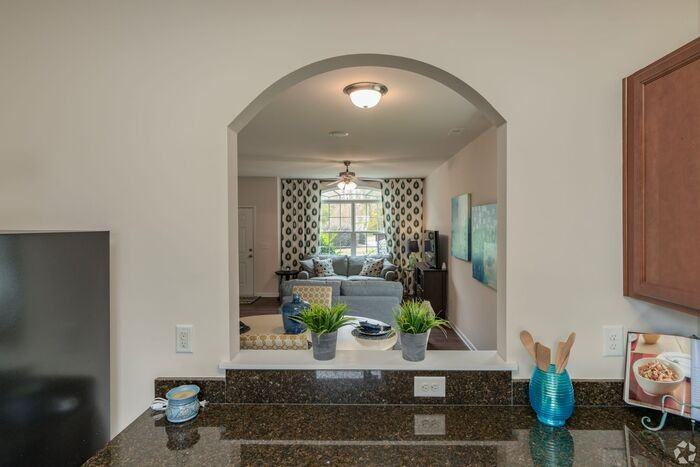 2524 Arrowhead Cir - Photo 7 of 16
