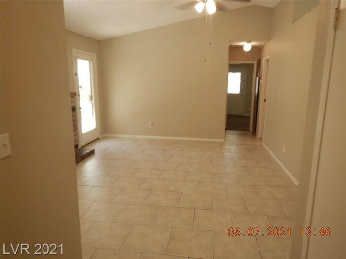 525 Dutchman Ave - Photo 2 of 22