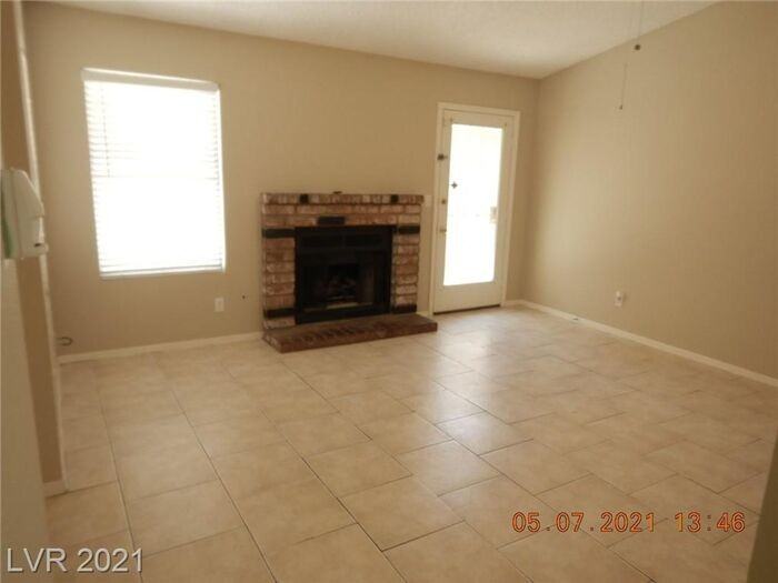 525 Dutchman Ave - Photo 3 of 22