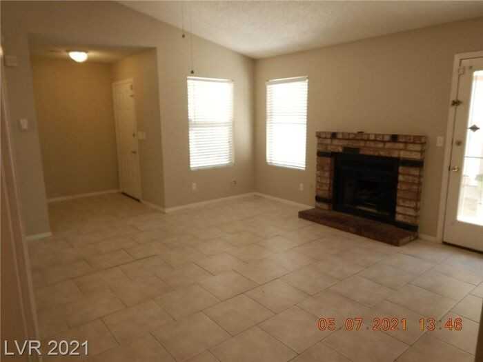 525 Dutchman Ave - Photo 4 of 22
