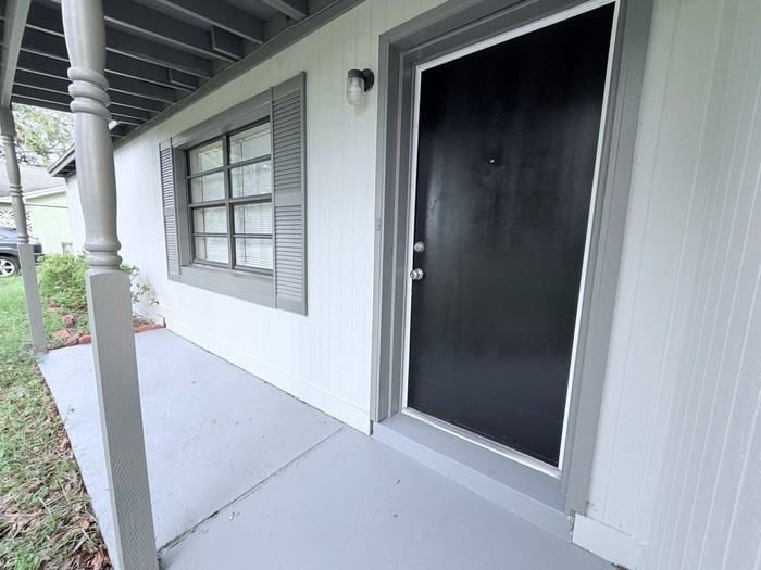 310 Kentia Rd - Photo 2 of 12