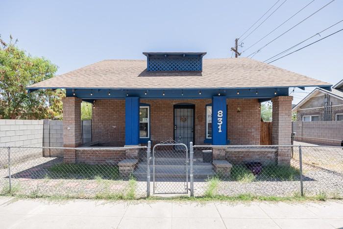 831 N 10th St - Photo 2 of 28