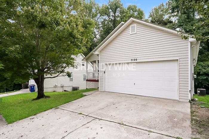 7126 Crystal Creek Pl - Photo 3 of 20