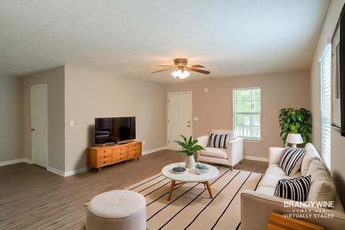 7126 Crystal Creek Pl - Photo 4 of 20