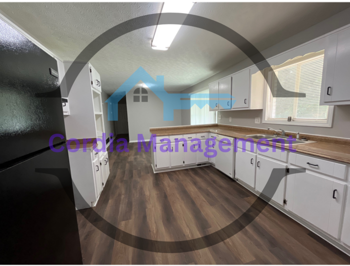 3128 Bouldercrest Rd - Photo 6 of 13