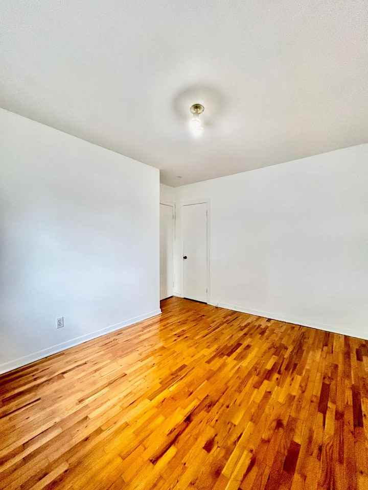 4301 de la Roche - Photo 6 of 7