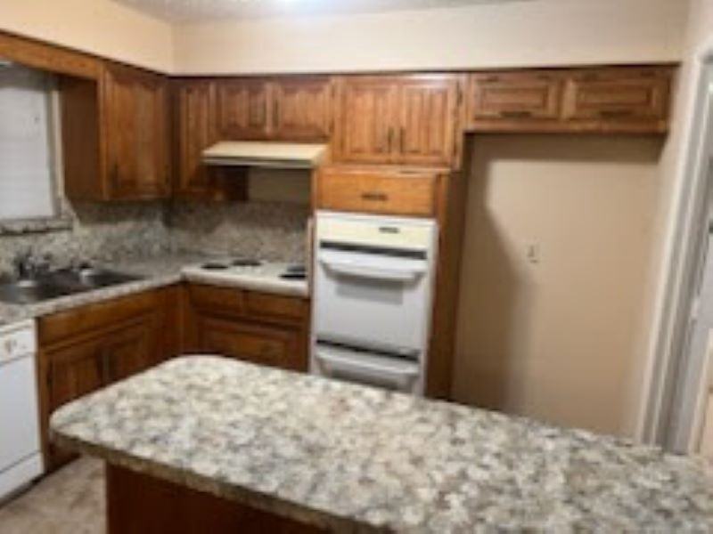 121 Wildwood Drive - Photo 3 of 8