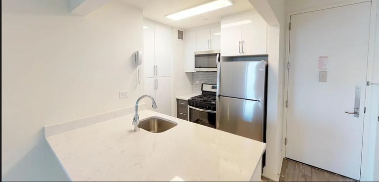 Hanover Sq #2D - Photo 3 of 4
