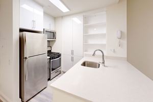 featured image of Hanover Sq #14L