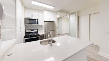 featured image of Hanover Sq #11F