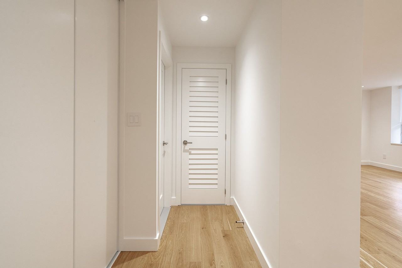 755 Avenue Road - Photo 7 of 17
