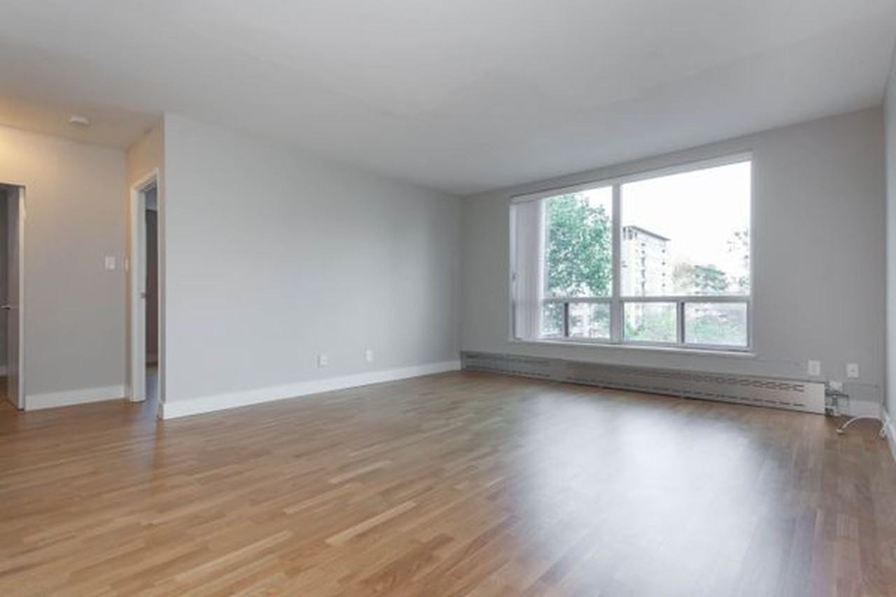 2400 Bathurst Street - Photo 2 of 9