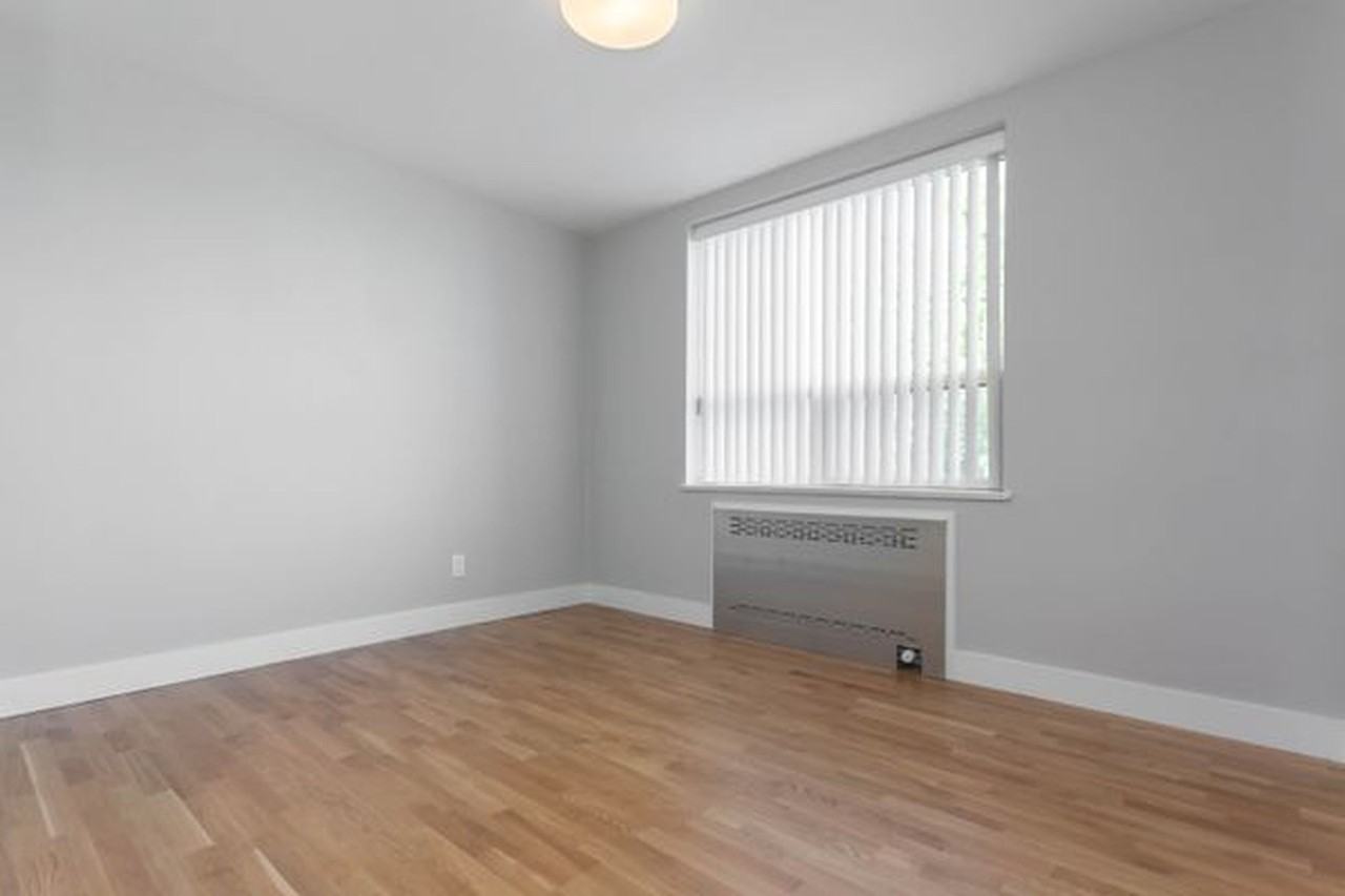 2400 Bathurst Street - Photo 7 of 9