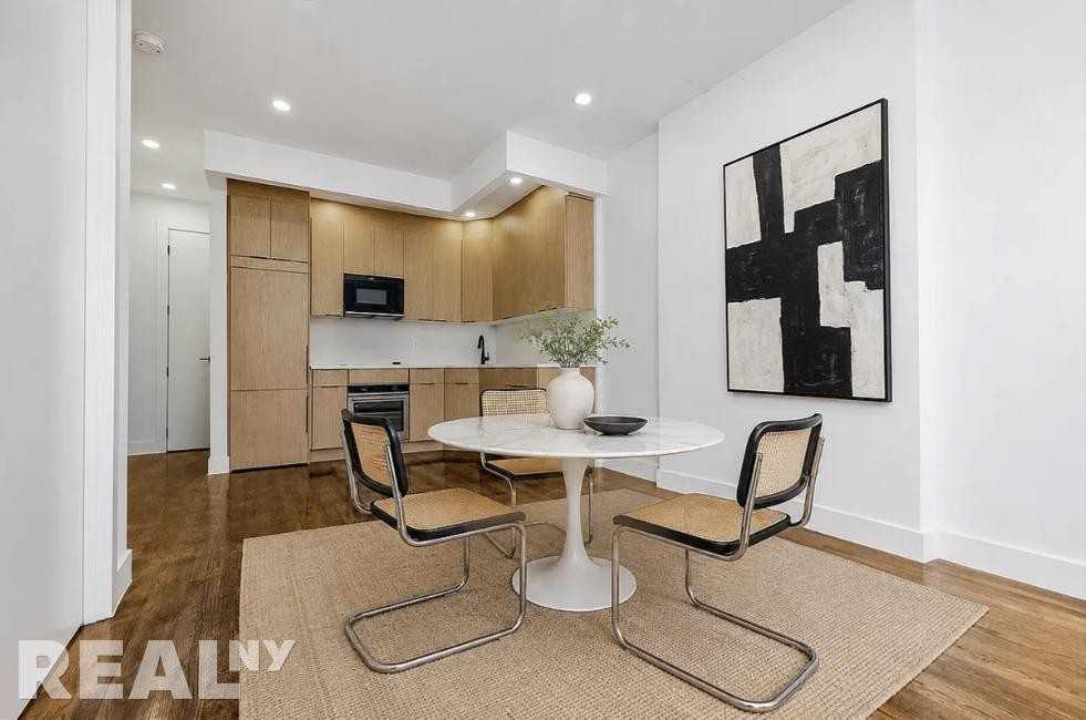 428 7th Ave #2R - Photo 2 of 6