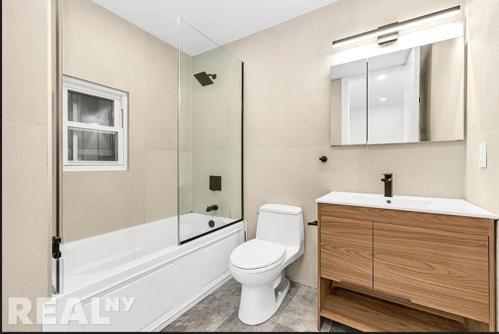 428 7th Ave #2R - Photo 5 of 6