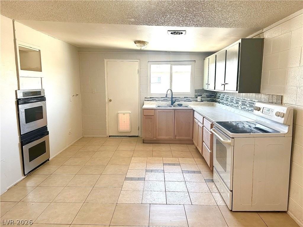 4521 Pacyna St - Photo 6 of 14