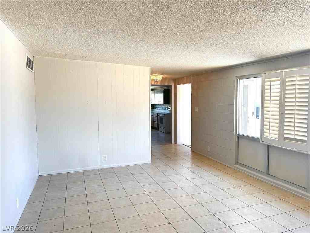 4521 Pacyna St - Photo 4 of 14