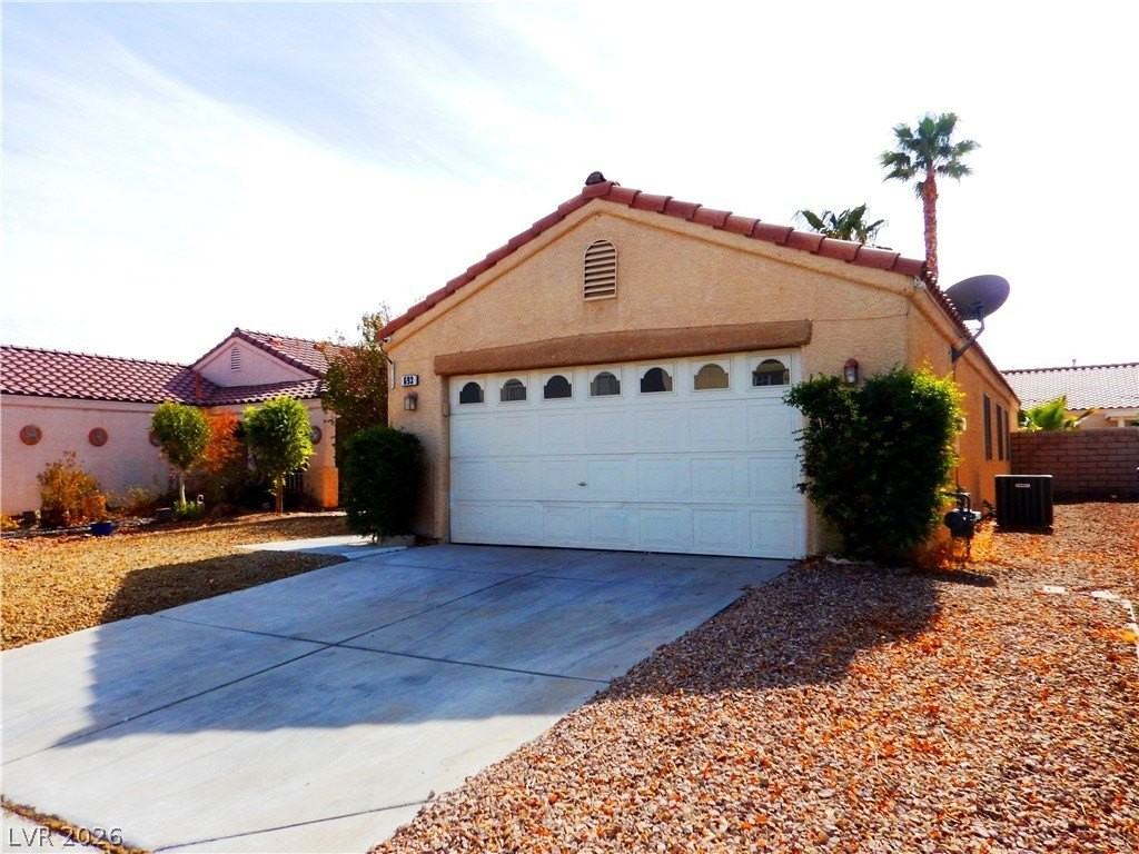 693 Salt Flats Cir - Photo 3 of 50