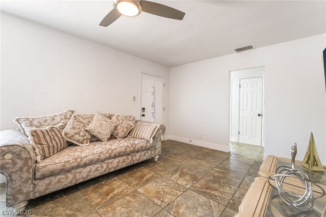 28 Hansen St - Photo 4 of 21