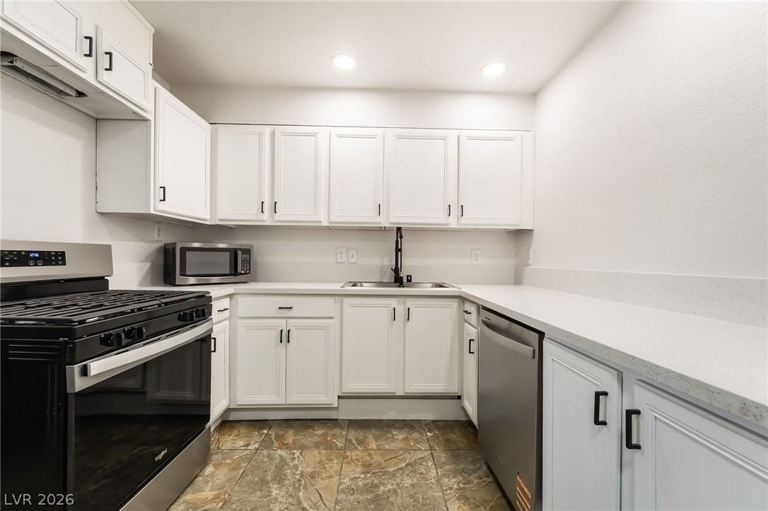 28 Hansen St - Photo 6 of 21