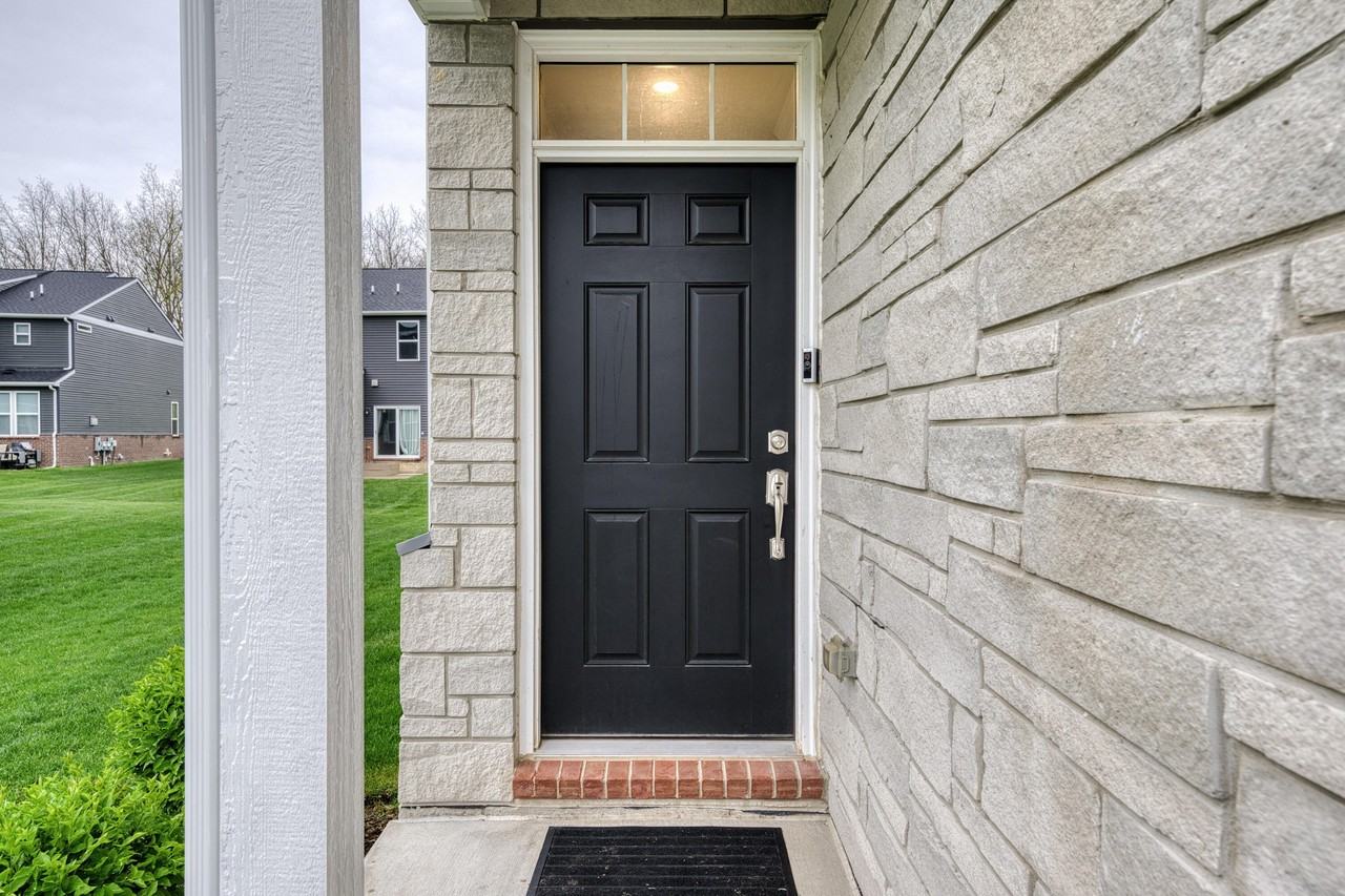 2832 Fairgrove Crescent Dr - Photo 3 of 30