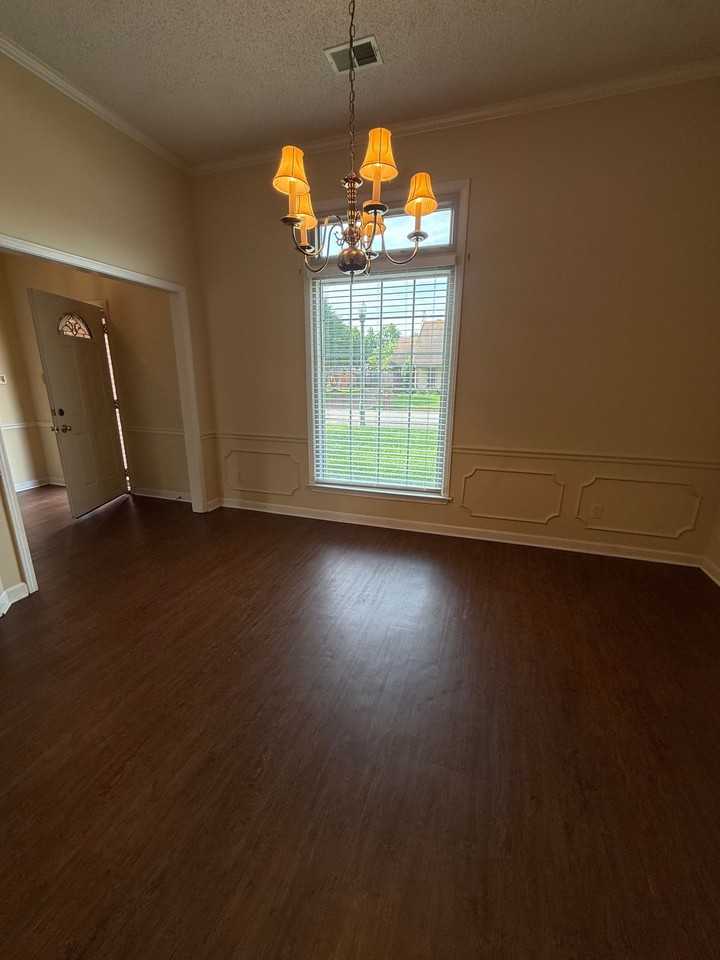 8142 Creekside Cir S #1 - Photo 5 of 40