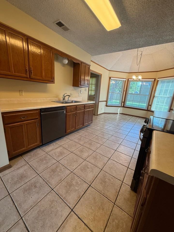 8142 Creekside Cir S #1 - Photo 7 of 40