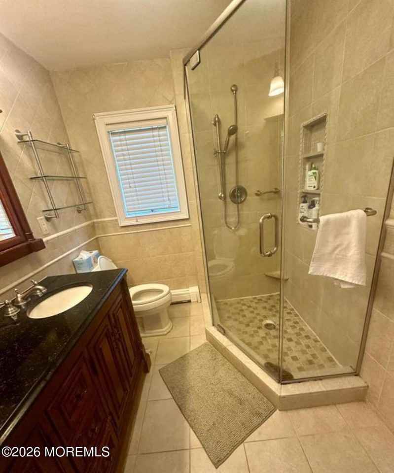 218 Lewis St - Photo 6 of 8