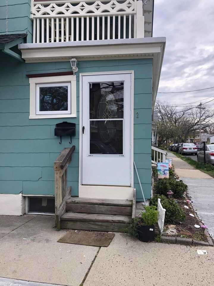 90 Asbury Ave - Photo 3 of 15