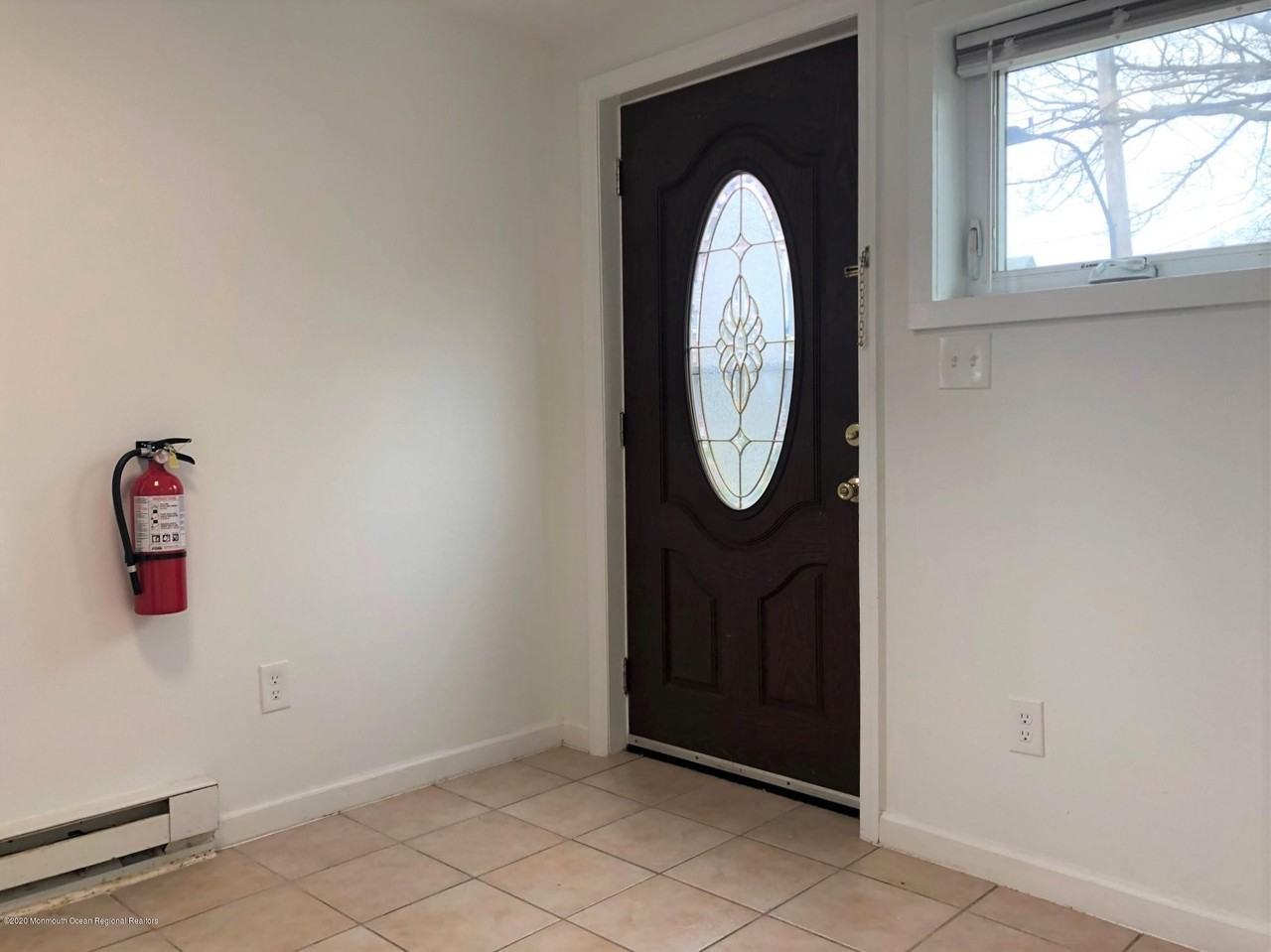 90 Asbury Ave - Photo 6 of 15