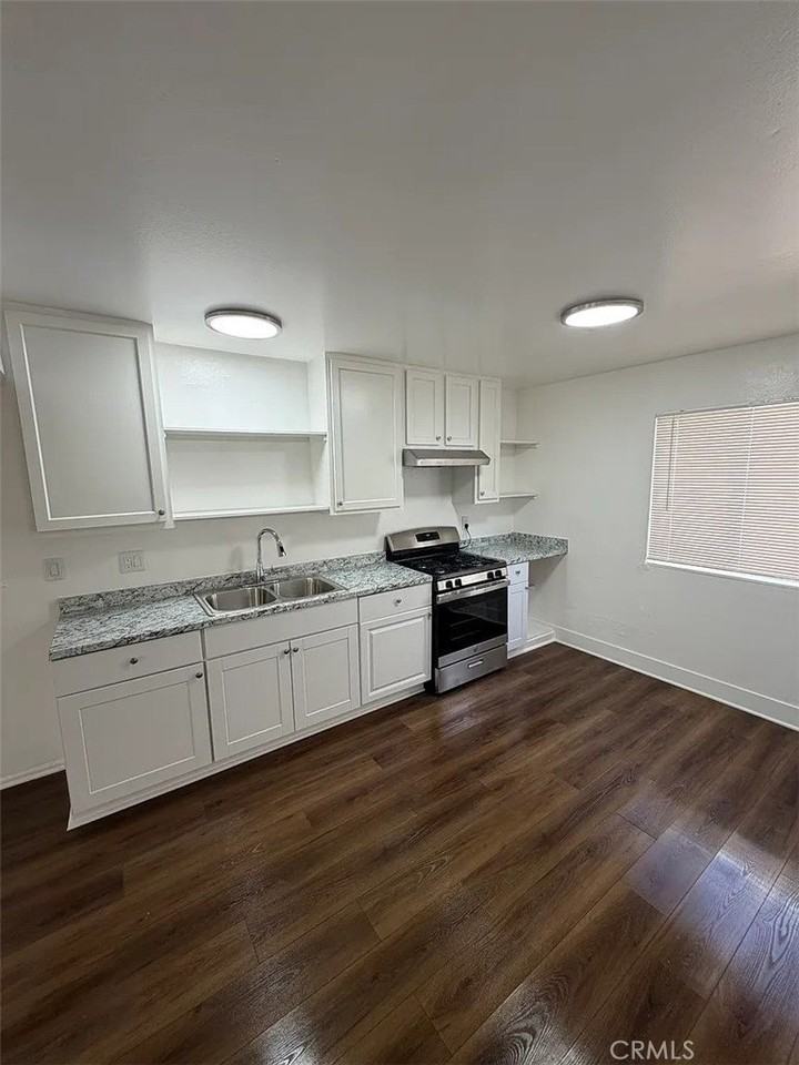 14505 Alburtis Ave - Photo 3 of 13