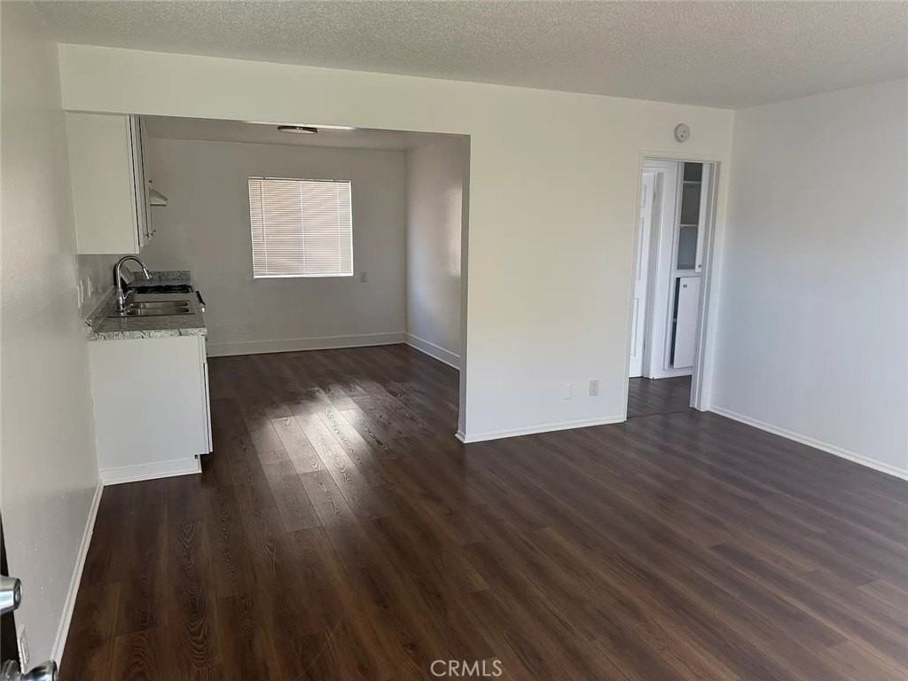 14505 Alburtis Ave - Photo 4 of 13