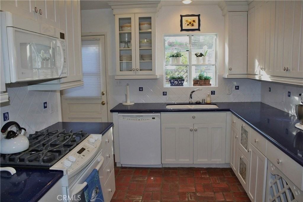 4781 Academy Pl - Photo 4 of 6