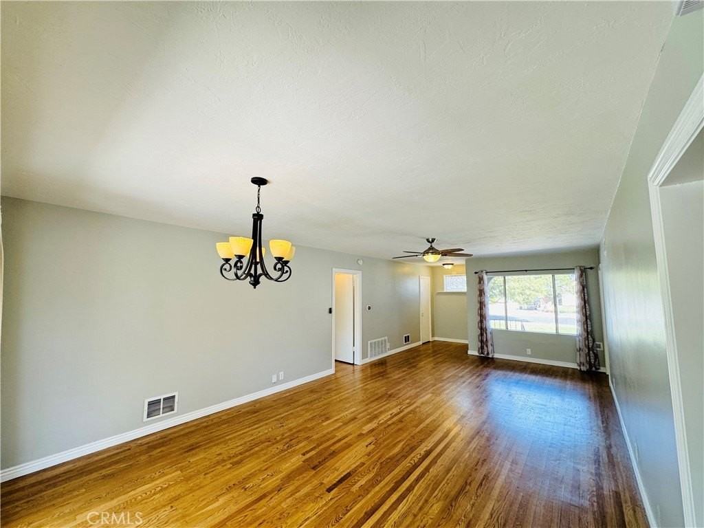7515 Sunnybrae Ave - Photo 4 of 31