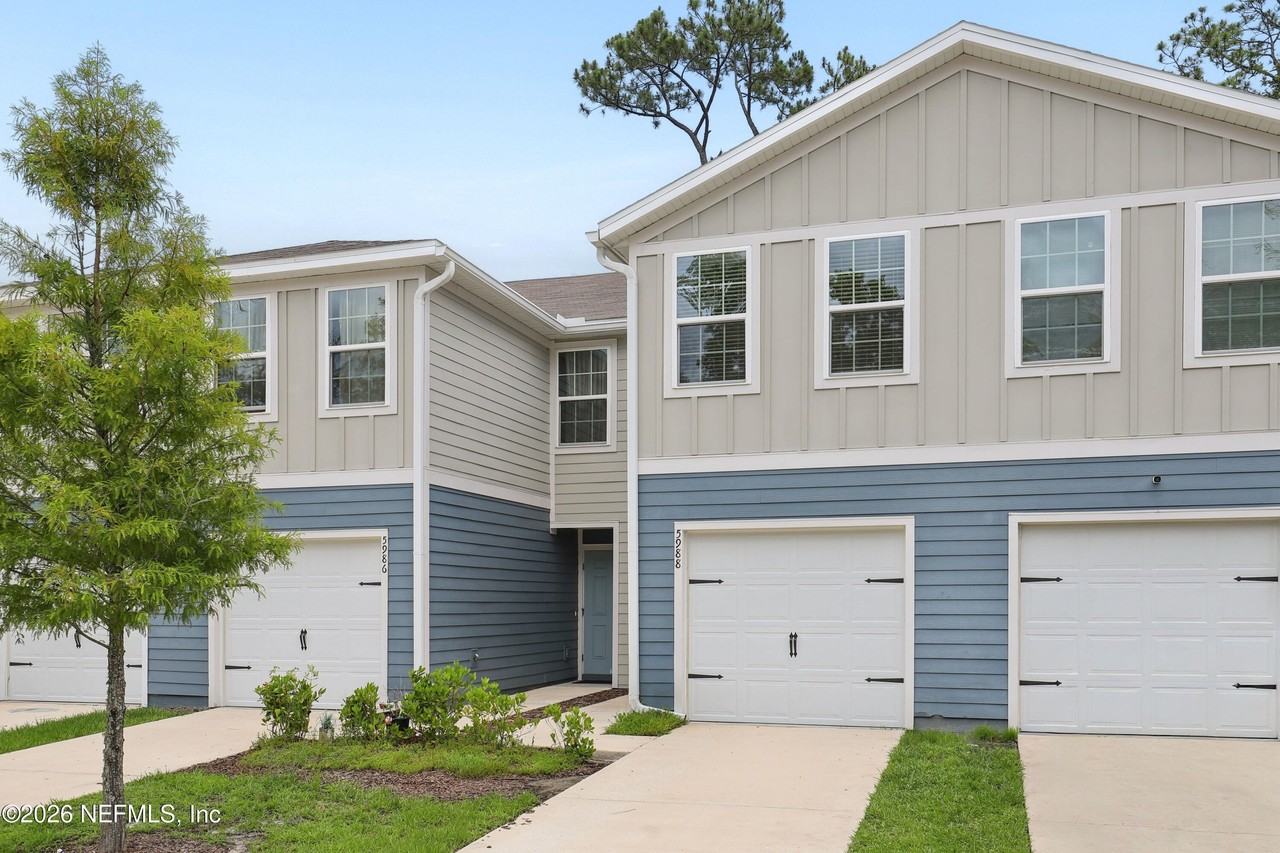 5988 Creekside Crossing Dr - Photo 2 of 27