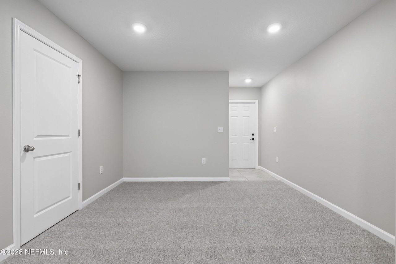 5988 Creekside Crossing Dr - Photo 4 of 27
