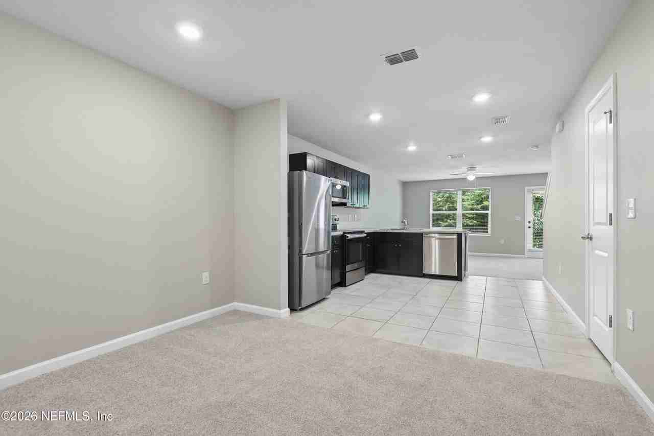 5988 Creekside Crossing Dr - Photo 5 of 27