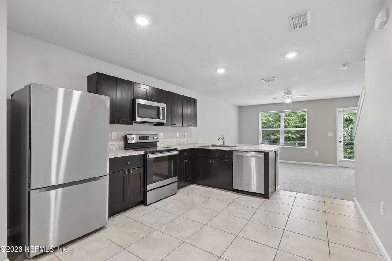 5988 Creekside Crossing Dr - Photo 6 of 27