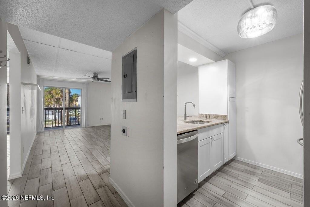 400 1st St S #D - Photo 7 of 23
